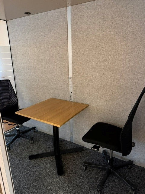 Work stillerom (pod) fra QuietPod i sølv, glassdør