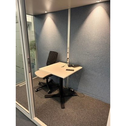 Work stillerom (pod) fra QuietPod i sølv, enkeltplass med glassdør
