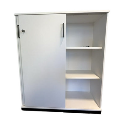 (100x40x118) Kinnarps skap i hvit, skyvedører