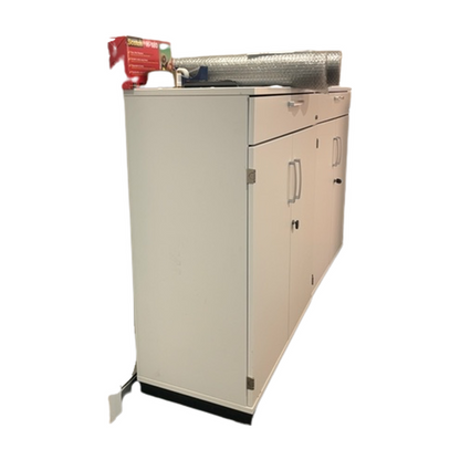 (80x40x98) Kinnarps E-serie skap i hvit