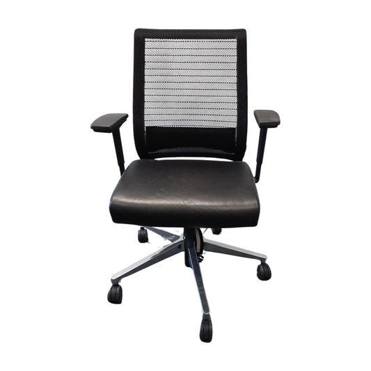 Think kontorstol fra Steelcase i svart