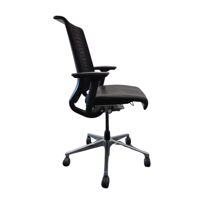 Think kontorstol fra Steelcase i svart