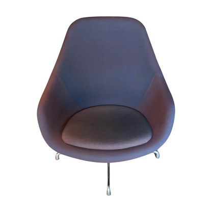 About A Lounge Lenestol fra HAY i brun