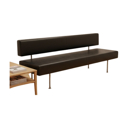 Materia Longo sofa trukket i svart skinn