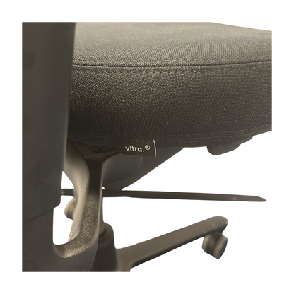 Pacific Chair kontorstol fra Vitra i svart