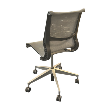 Setu kontorstol fra Herman Miller i grå