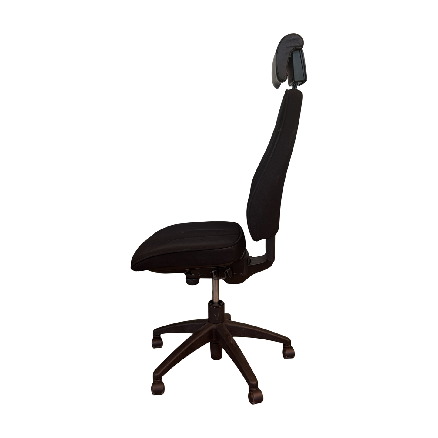 6000 kontorstol fra Kinnarps i svart, med hodestøtte