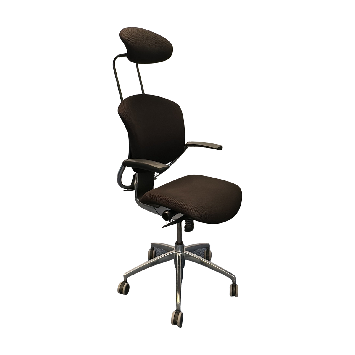 Maxikon kontorstol fra SAVO i svart, nakkestøtte