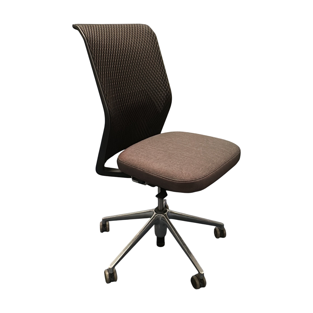 ID Trim kontorstol fra Vitra i brun, nettrygg