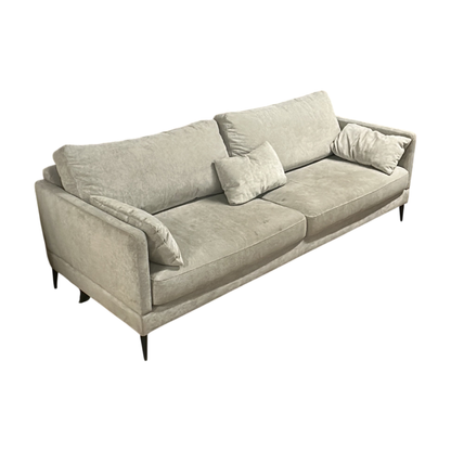 Andorra Sofa fra ARTWOOD i lys grå, velur