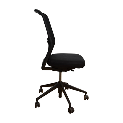 ID Trim kontorstol fra Vitra i svart, nettrygg