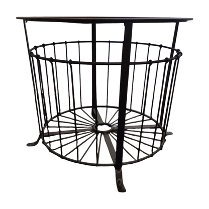 (Ø60) IKEA Gualov sidebord i svart, trådkurv understell
