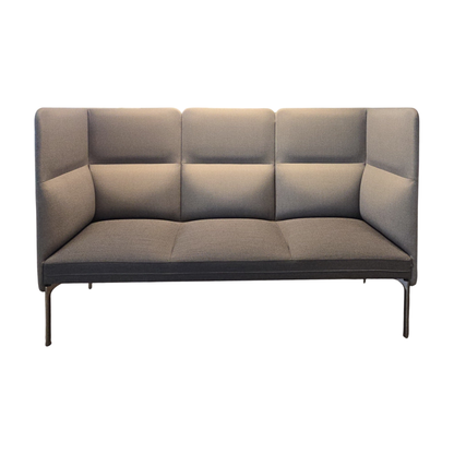 Loungesofa fra Fora Form i grå, høy rygg