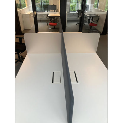 Komplett kontormodul med absorbent, skillevegg i frostet plexi