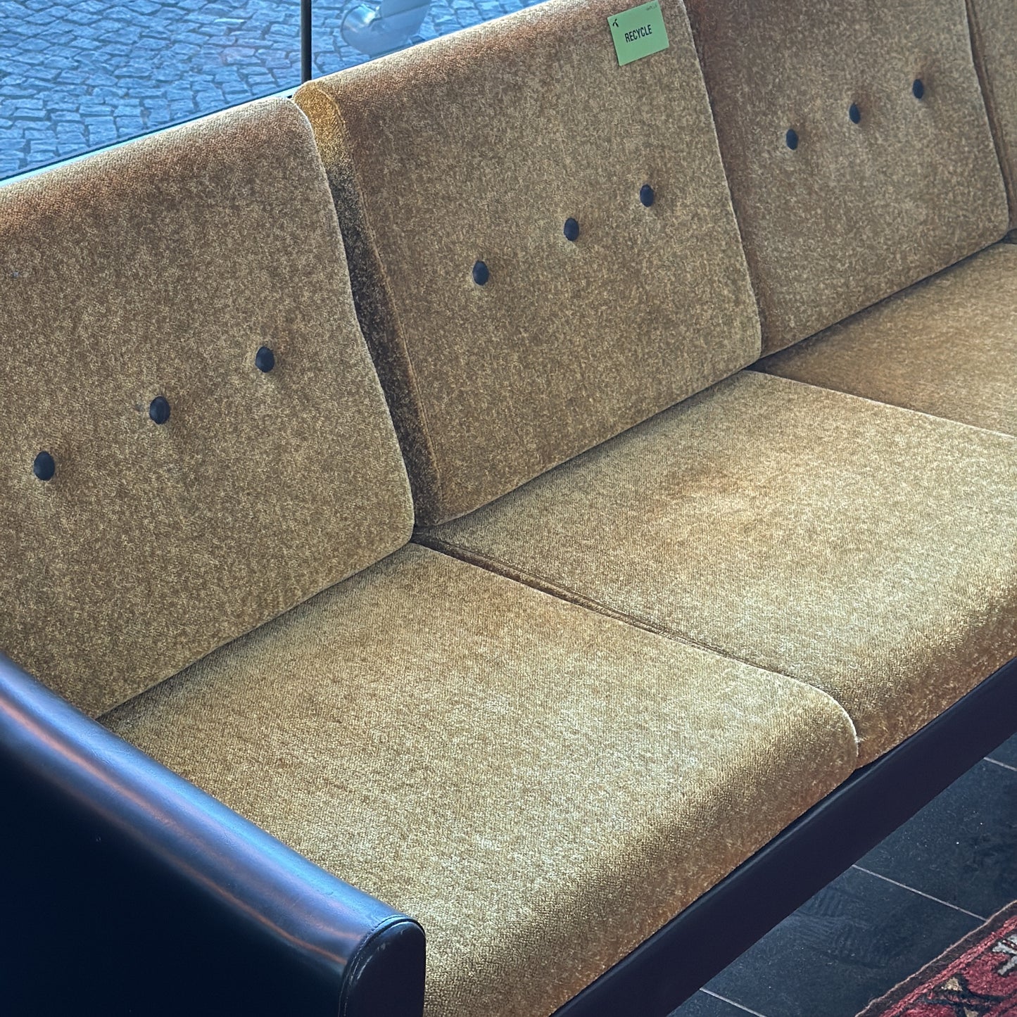 (230x70x70) Retro 4-seter sofa