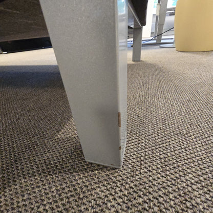 Scandinavia Sofa fra Kinnarps i mørk grå, stoffstrukket