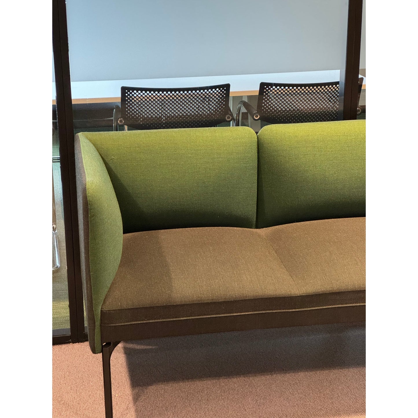 Hjørne- & U-sofa fra Fora Form i grønn