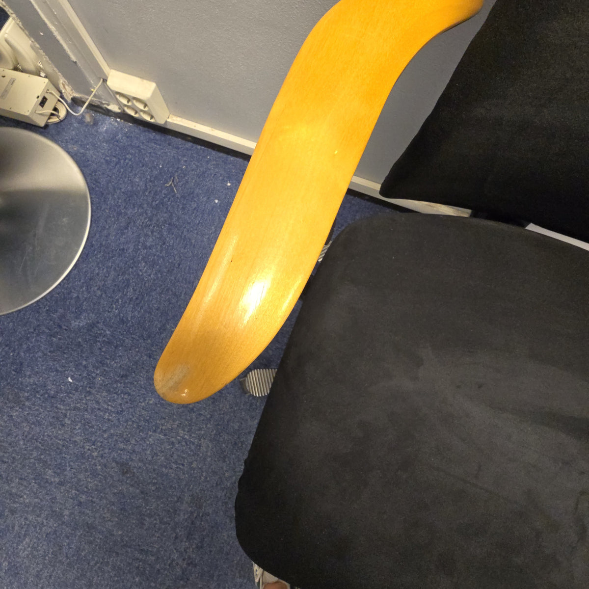 H05 kontorstol fra HÅG i svart, med nakkestøtte