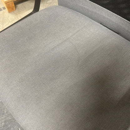 Markus kontorstol fra IKEA i grå