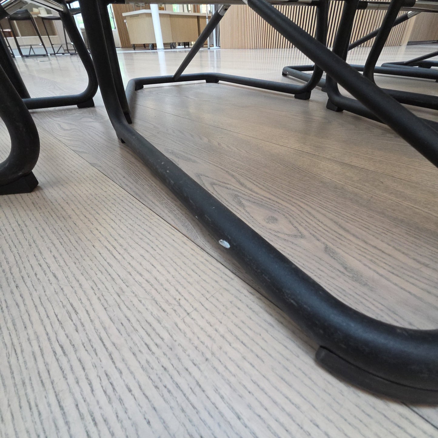 Add barstol fra Lammhults i svart
