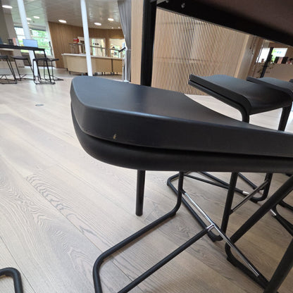 Add barstol fra Lammhults i svart