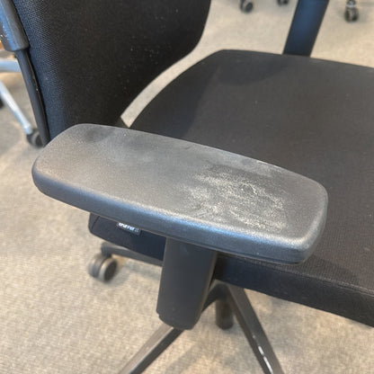 Kontorstol fra Brunner i svart