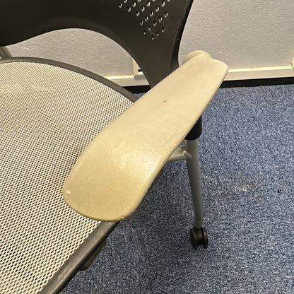Caper stablestol fra Herman Miller i grå, hjul