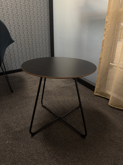 (Ø50) Johanson Design sidebord i svart, metallstativ