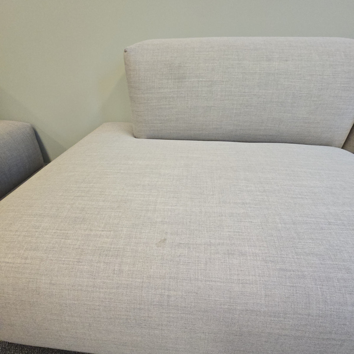 Connect Hjørnesofa fra Muuto i lys grå, åpen ende venstre