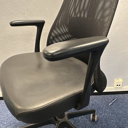 JÄRVFJÄLLET kontorstol fra IKEA i svart