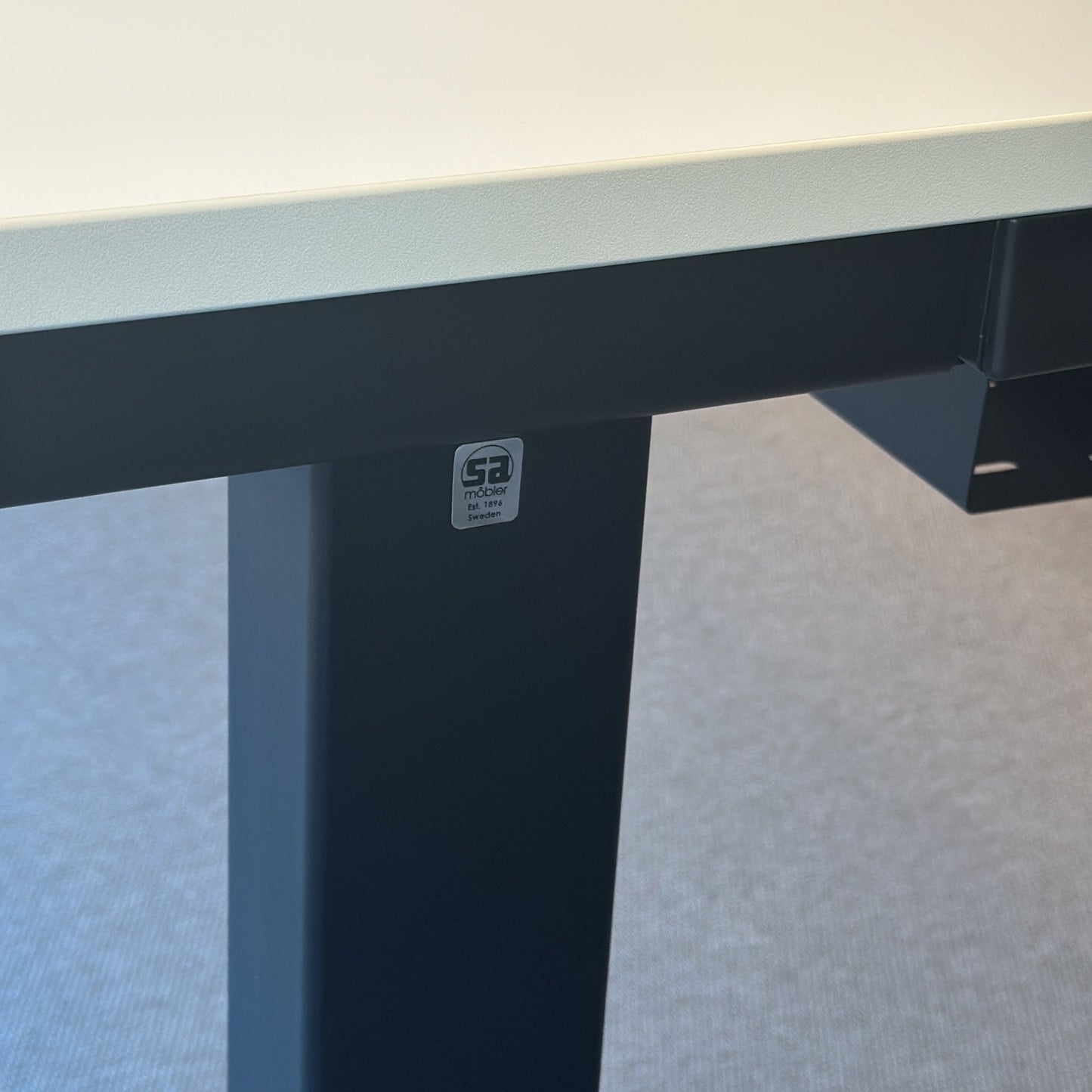 (160x80) SA Møbler skrivebord i grå
