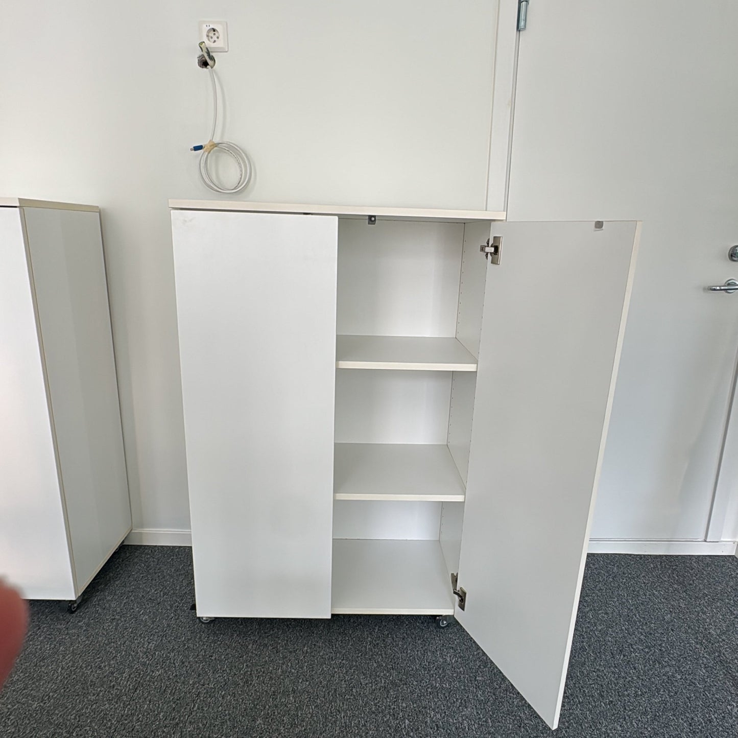 (80x39x124) skap i hvit
