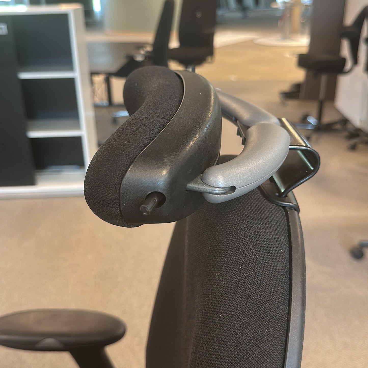 Extend 120/Large kontorstol fra RH Logic i svart