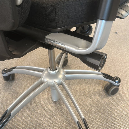 Extend 120/Large kontorstol fra RH Logic i svart