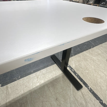 (160x80) Kinnarps skrivebord i hvit