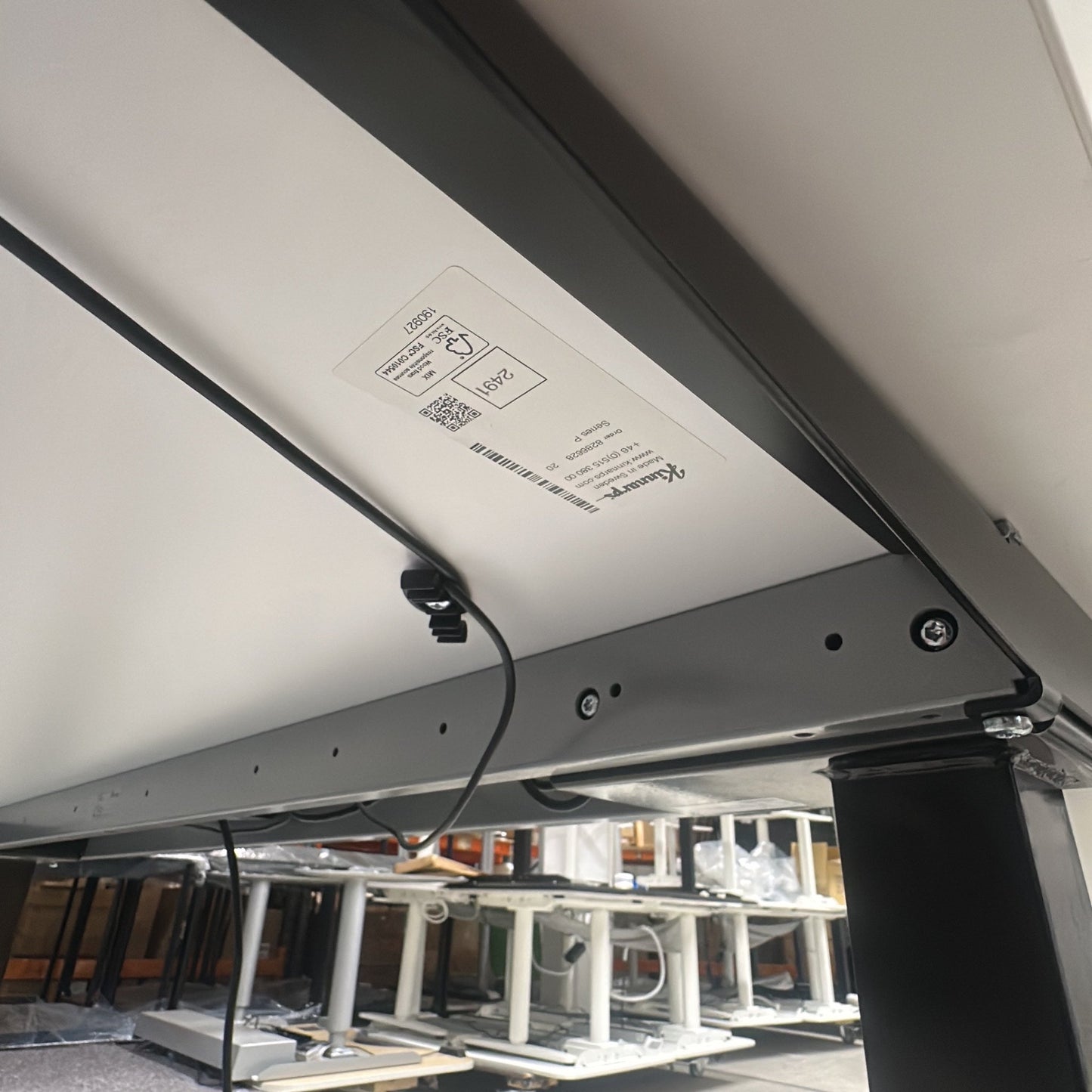 (160x80) Kinnarps skrivebord i hvit