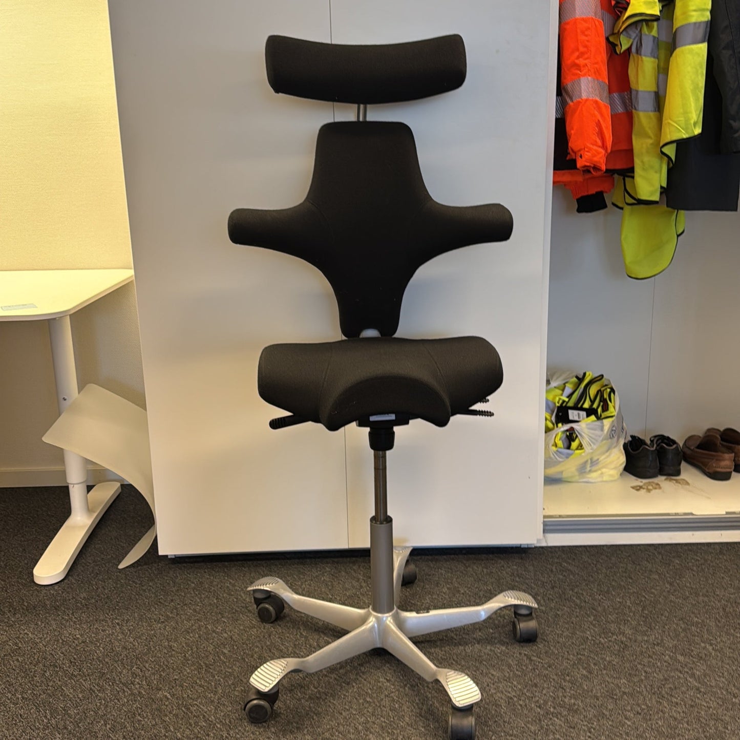 Capisco 8107 kontorstol fra HÅG i svart
