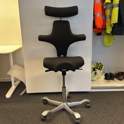 Capisco 8107 kontorstol fra HÅG i svart