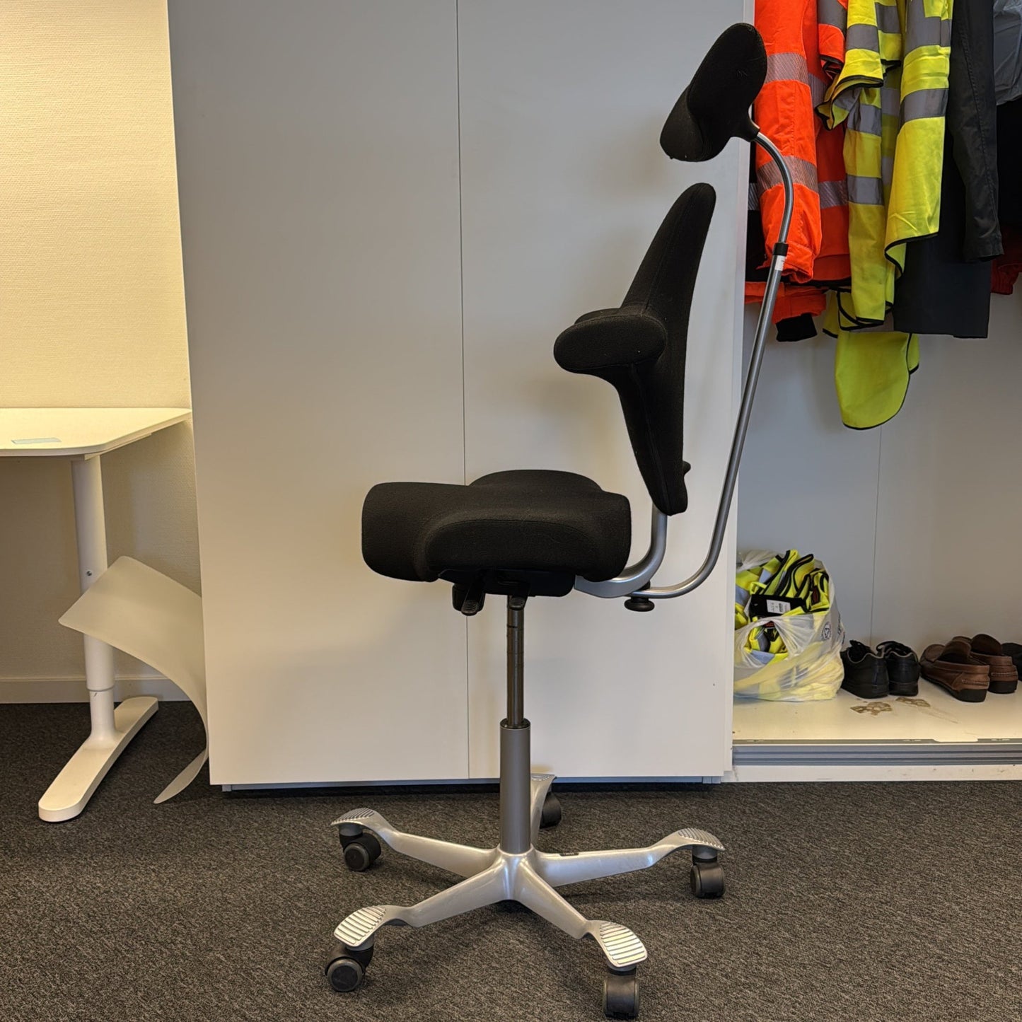 Capisco 8107 kontorstol fra HÅG i svart