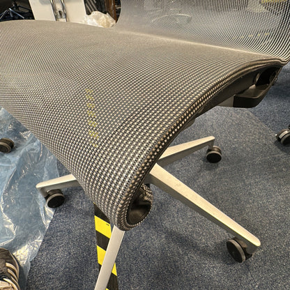 Setu kontorstol fra Herman Miller i grå