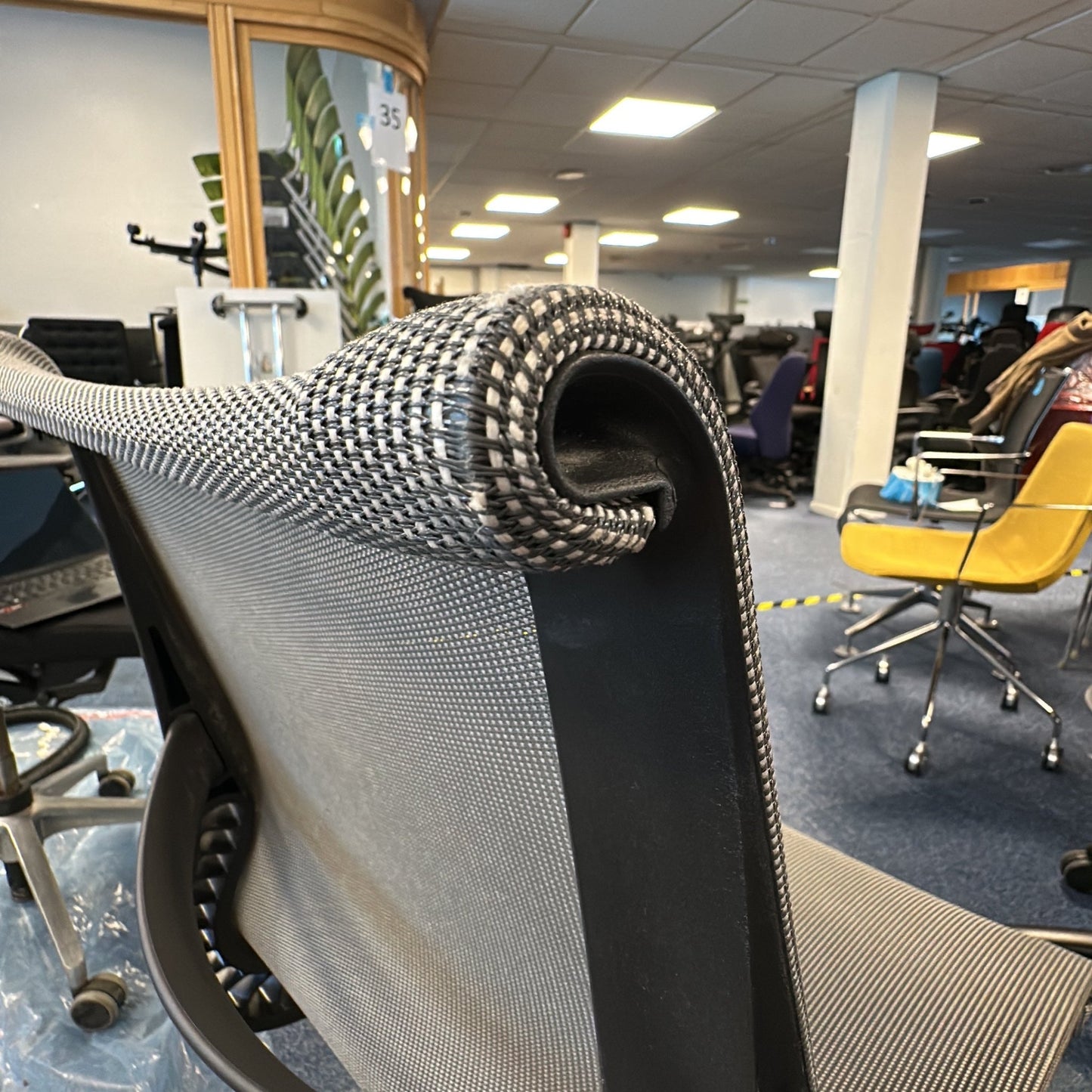 Setu kontorstol fra Herman Miller i grå