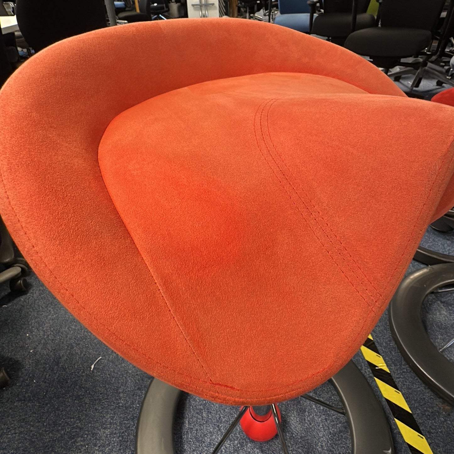 2.0 kontorstol fra Backapp i oransje