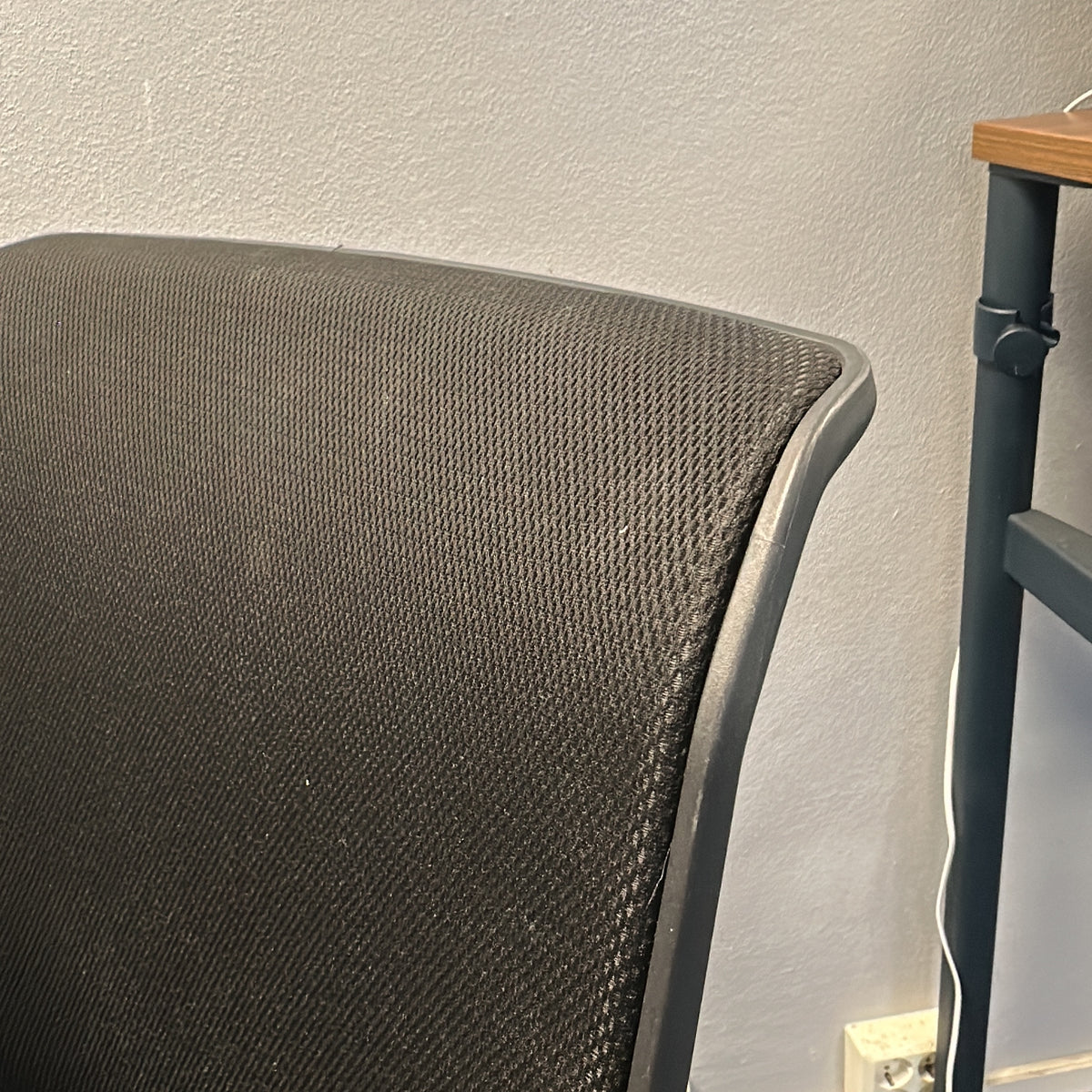 ID Mesh kontorstol fra Vitra i svart, justerbare armlener