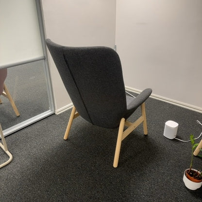 VEDBO Lenestol fra IKEA i grå