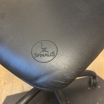 Hacker kontorstol fra SpinaliS i svart