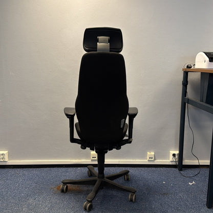 Plus kontorstol fra Kinnarps i svart