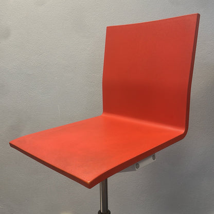 04 kontorstol fra Vitra i rød