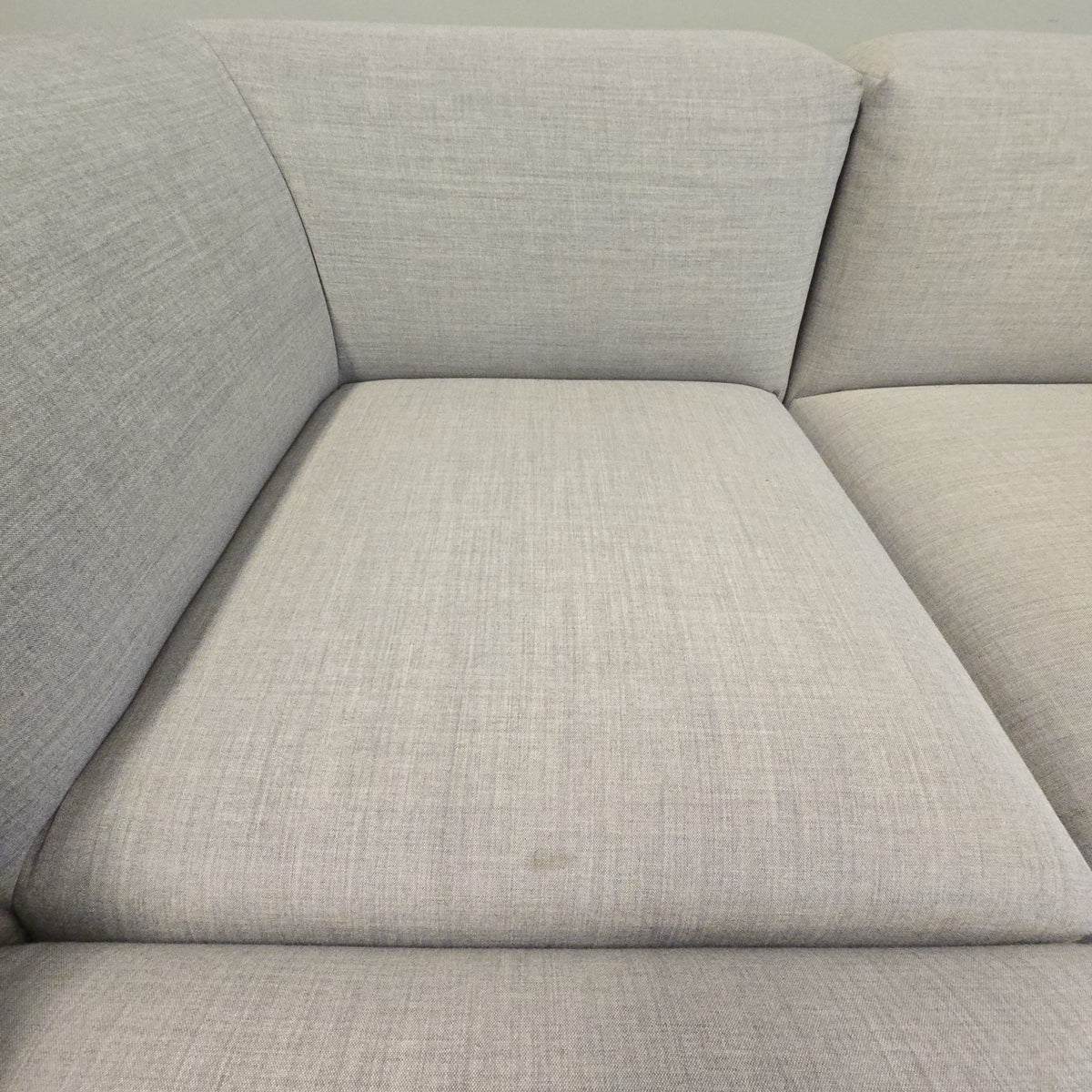 Connect Hjørnesofa fra Muuto i lys grå, åpen ende venstre