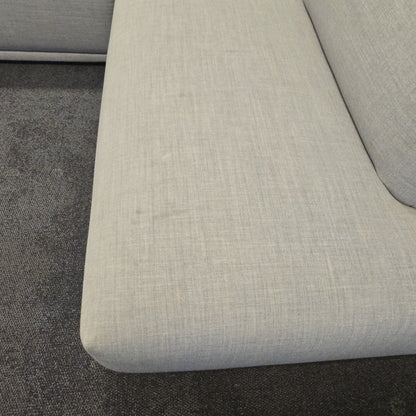 Connect Hjørnesofa fra Muuto i lys grå, åpen ende venstre