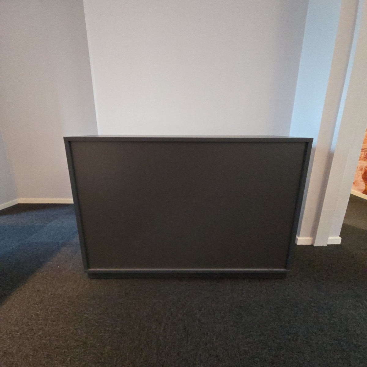 (116x42,5x82) skyvedørskap i mørk grå, skyvedører